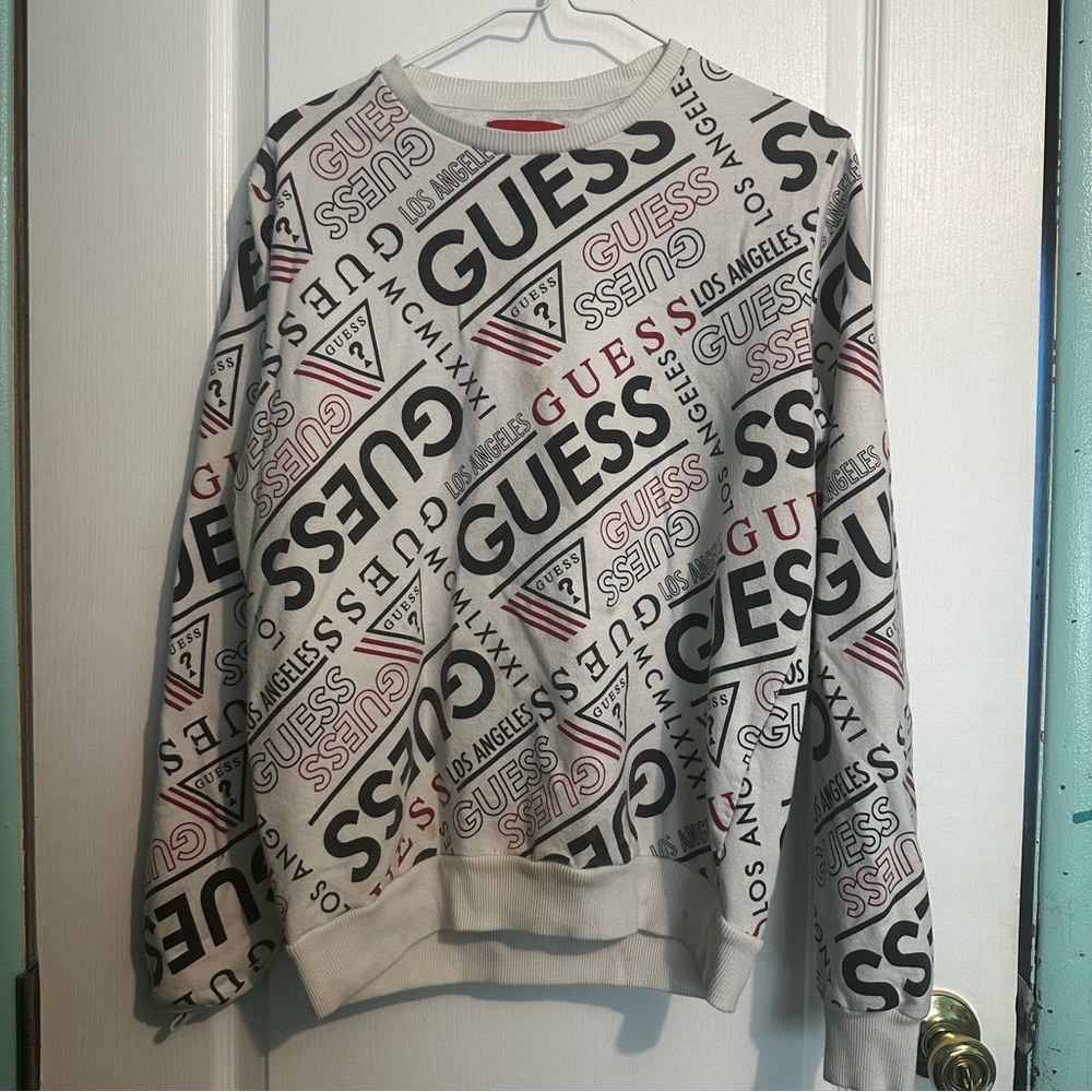 🎀GUESS Graphic Print Sweatshirt in Black, White, and Red
